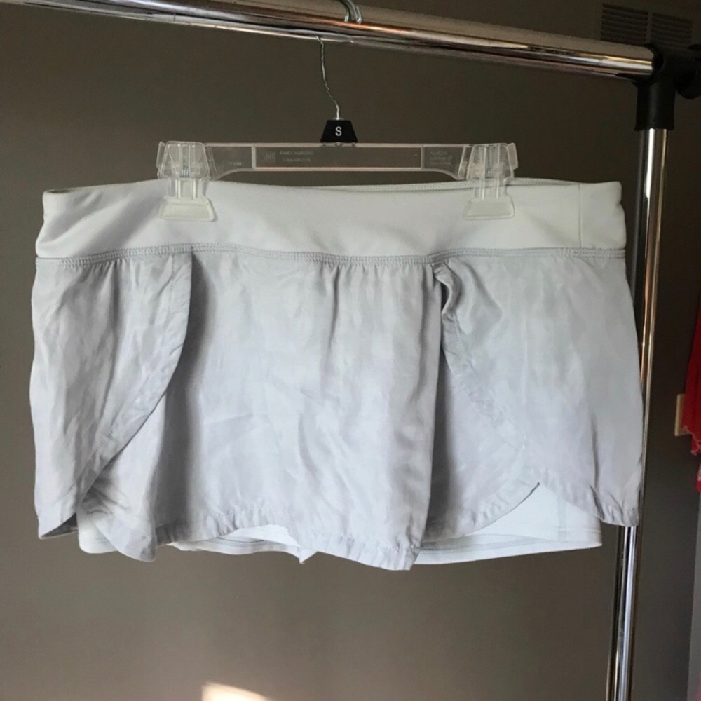 Light gray Athleta petal skort
